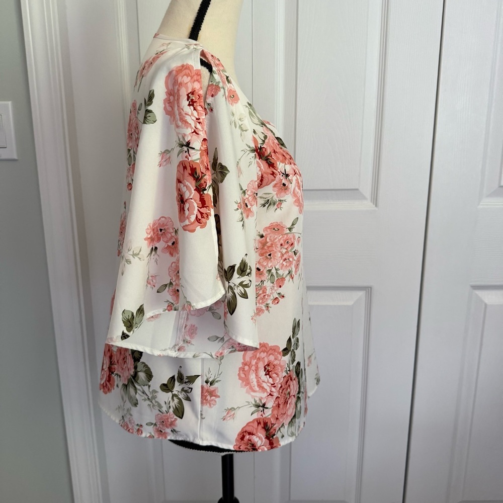 Floral V-Neck Women's Top size M/L‎ Flowy peekaboo arms polyester - Picture 3 of 8